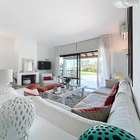 The White By Seaviews Thermisia