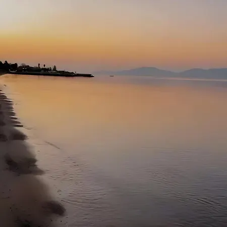 The White By Seaviews * Thermisia
