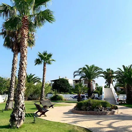 The White By Seaviews Thermisía